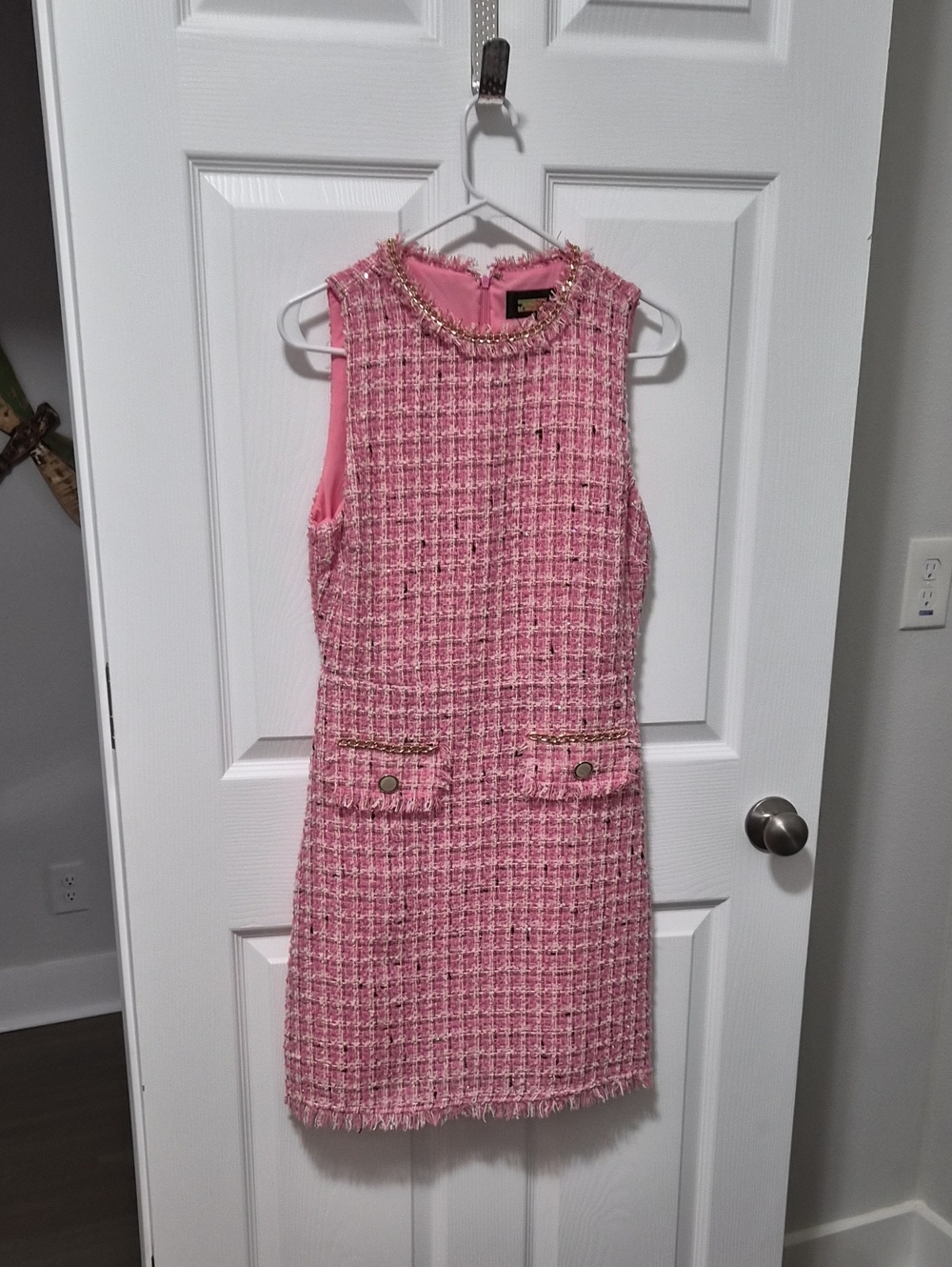 Alexia Admor Pink Tweed Shift Dress with Gold Chain Detail